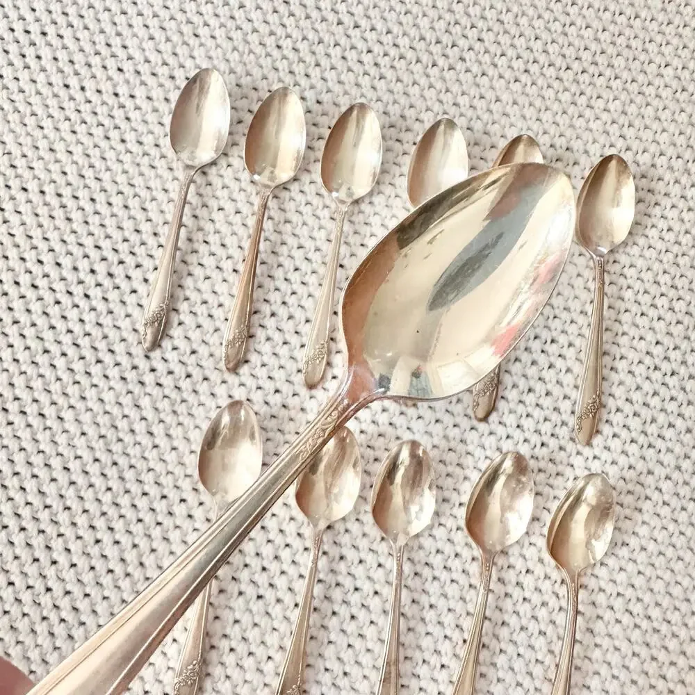 Oneida Tudor Plate Queen Bess Set of 12 Replacement Teaspoons Spoons Flatware